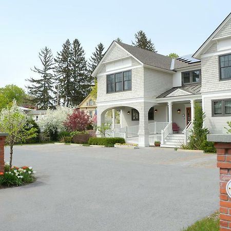 The Springwater Bed And Breakfast Saratoga Springs Kültér fotó