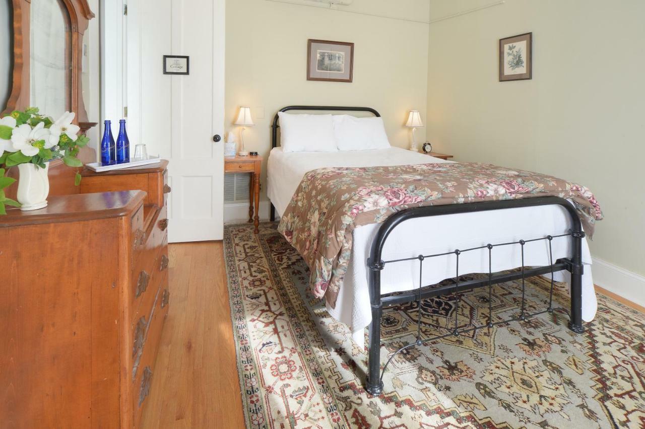 The Springwater Bed And Breakfast Saratoga Springs Kültér fotó