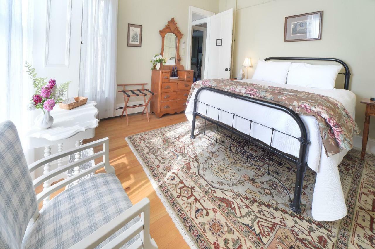 The Springwater Bed And Breakfast Saratoga Springs Kültér fotó