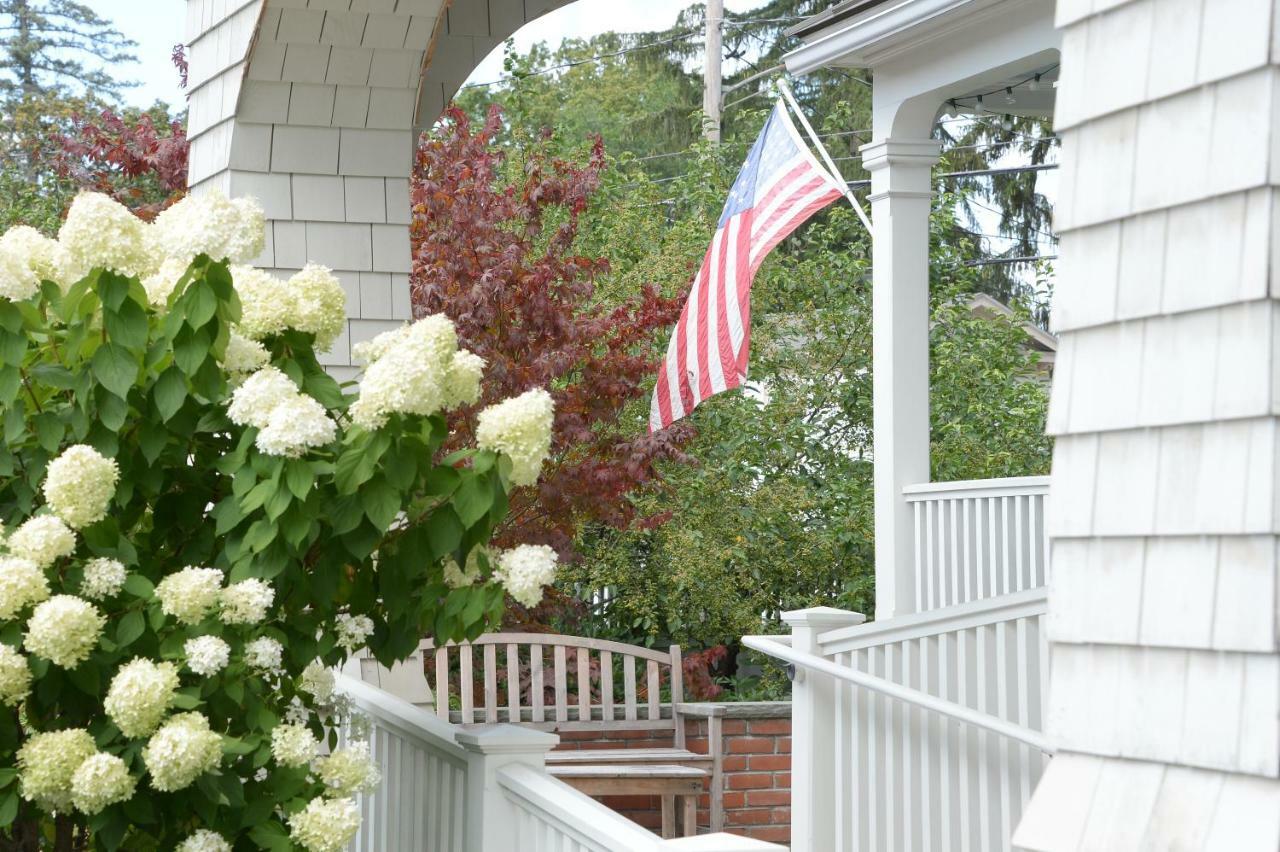 The Springwater Bed And Breakfast Saratoga Springs Kültér fotó